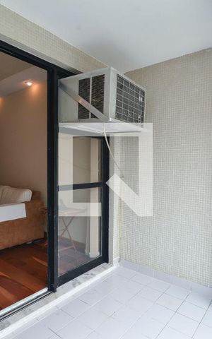 Apartamento à venda com 77m², 2 quartos e 1 vagaVaranda