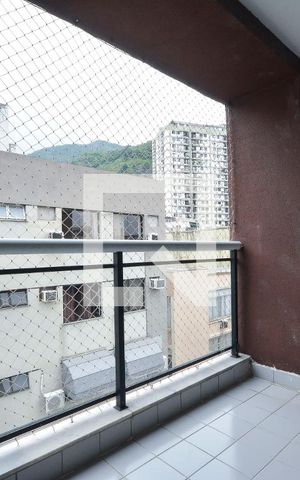 Apartamento à venda com 77m², 2 quartos e 1 vagaVaranda