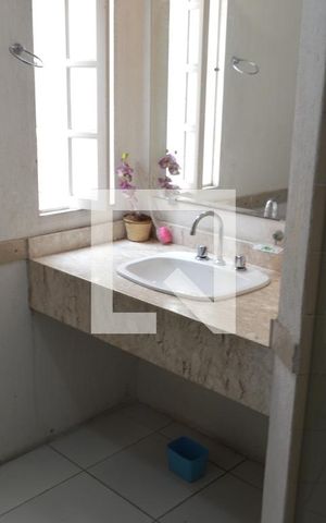 Casa à venda com 300m², 4 quartos e 3 vagasBanheiro 1