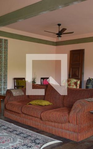 Casa à venda com 300m², 4 quartos e 3 vagasSala de TV