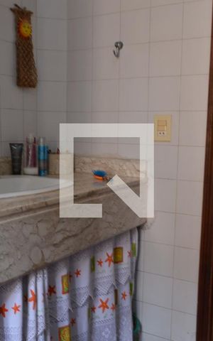 Casa à venda com 300m², 4 quartos e 3 vagasBanheiro 2