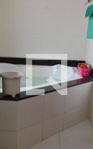 Casa à venda com 300m², 4 quartos e 3 vagasBanheiro da Suíte