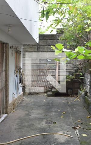 Casa à venda com 300m², 4 quartos e 3 vagasQuintal fundos