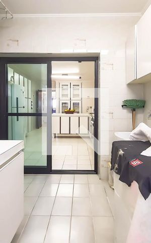 Apartamento para alugar com 165m², 3 quartos e 2 vagas Apartamento para alugar com 165m², 3 quartos e 2 vagasÁrea de Serviço