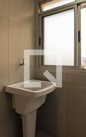 Apartamento para alugar com 52m², 2 quartos e 1 vaga Apartamento para alugar com 52m², 2 quartos e 1 vagaCozinha e Área de Serviço