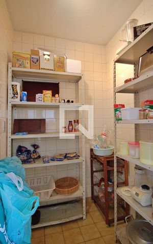 Apartamento à venda com 383m², 4 quartos e 5 vagas Apartamento à venda com 383m², 4 quartos e 5 vagasDespensa