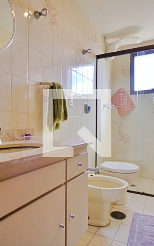 Apartamento à venda com 383m², 4 quartos e 5 vagas Apartamento à venda com 383m², 4 quartos e 5 vagasBanheiro