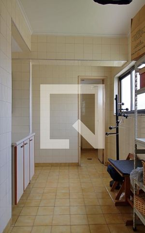 Apartamento à venda com 383m², 4 quartos e 5 vagas Apartamento à venda com 383m², 4 quartos e 5 vagasÁrea de Serviço