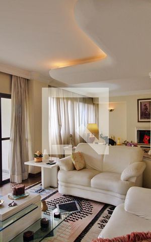 Apartamento à venda com 383m², 4 quartos e 5 vagas Apartamento à venda com 383m², 4 quartos e 5 vagasSala