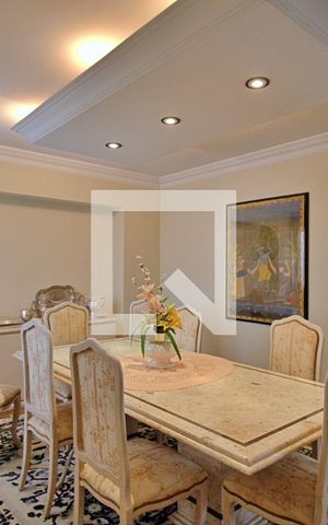 Apartamento à venda com 383m², 4 quartos e 5 vagas Apartamento à venda com 383m², 4 quartos e 5 vagasSala de Jantar