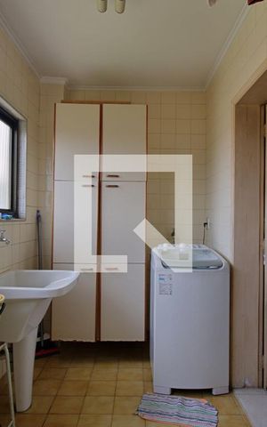 Apartamento à venda com 383m², 4 quartos e 5 vagas Apartamento à venda com 383m², 4 quartos e 5 vagasÁrea de Serviço