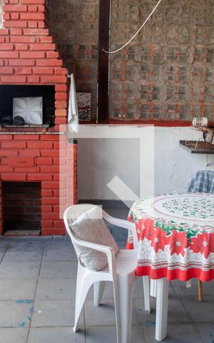 Casa à venda com 192m², 2 quartos e 1 vaga Casa à venda com 192m², 2 quartos e 1 vagaChurrasqueira