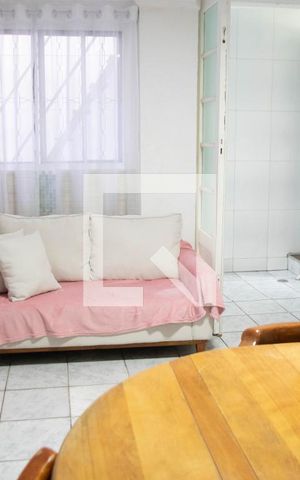 Casa à venda com 192m², 2 quartos e 1 vaga Casa à venda com 192m², 2 quartos e 1 vagaSala
