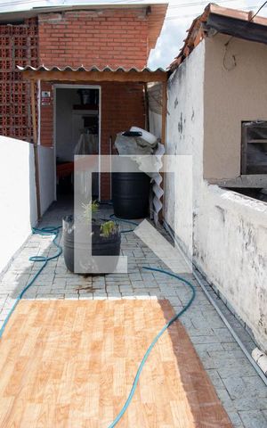 Casa à venda com 192m², 2 quartos e 1 vaga Casa à venda com 192m², 2 quartos e 1 vagaVaranda