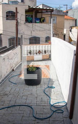 Casa à venda com 192m², 2 quartos e 1 vaga Casa à venda com 192m², 2 quartos e 1 vagaVaranda