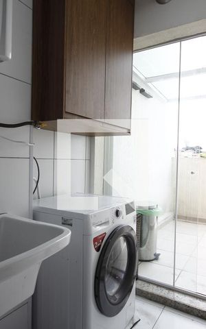 Apartamento à venda com 64m², 2 quartos e 1 vagaÁrea de Serviço