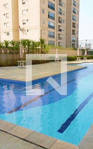 Apartamento à venda com 70m², 3 quartos e 2 vagas Apartamento à venda com 70m², 3 quartos e 2 vagasÁrea comum - Piscina