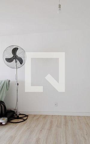 Apartamento à venda com 70m², 3 quartos e 2 vagas Apartamento à venda com 70m², 3 quartos e 2 vagasSala