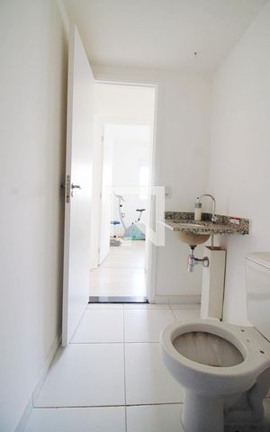 Apartamento à venda com 70m², 3 quartos e 2 vagas Apartamento à venda com 70m², 3 quartos e 2 vagasBanheiro Social
