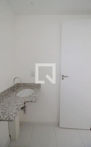 Apartamento à venda com 70m², 3 quartos e 2 vagas Apartamento à venda com 70m², 3 quartos e 2 vagasBanheiro da Suíte 2