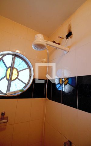 Casa à venda com 263m², 4 quartos e 4 vagas Casa à venda com 263m², 4 quartos e 4 vagasBanheiro