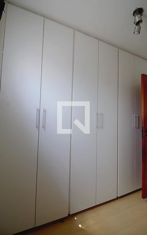 Casa à venda com 263m², 4 quartos e 4 vagas Casa à venda com 263m², 4 quartos e 4 vagasSuíte 4
