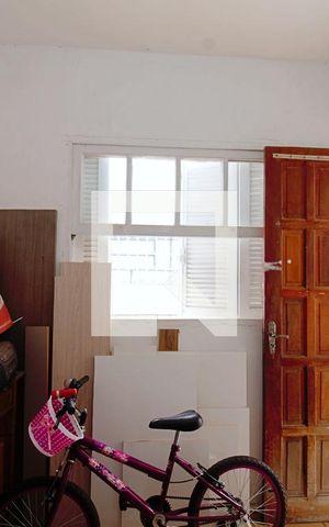Casa à venda com 263m², 4 quartos e 4 vagas Casa à venda com 263m², 4 quartos e 4 vagasQuarto de Serviço
