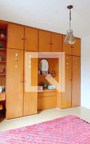 Casa à venda com 263m², 4 quartos e 4 vagas Casa à venda com 263m², 4 quartos e 4 vagasQuarto 2