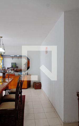 Casa à venda com 263m², 4 quartos e 4 vagas Casa à venda com 263m², 4 quartos e 4 vagasSala de Jantar