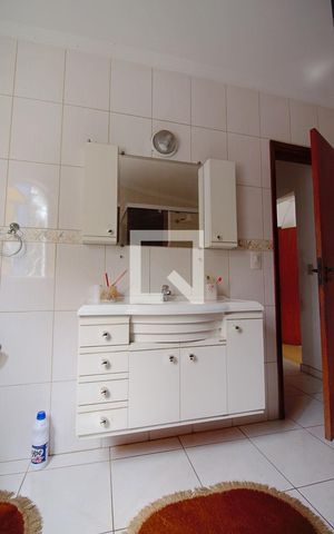 Casa à venda com 263m², 4 quartos e 4 vagas Casa à venda com 263m², 4 quartos e 4 vagasBanheiro da Suíte 4
