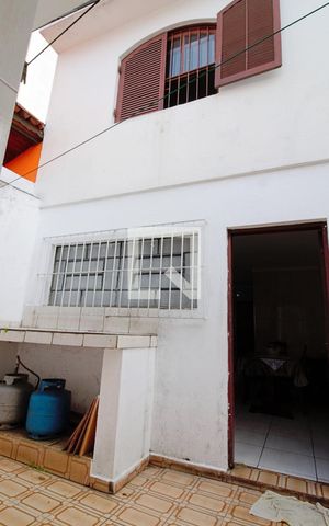 Casa à venda com 263m², 4 quartos e 4 vagas Casa à venda com 263m², 4 quartos e 4 vagasQuintal