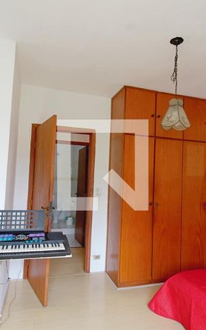 Casa à venda com 263m², 4 quartos e 4 vagas Casa à venda com 263m², 4 quartos e 4 vagasQuarto 3