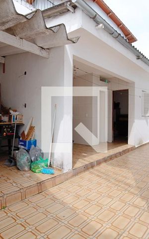 Casa à venda com 263m², 4 quartos e 4 vagas Casa à venda com 263m², 4 quartos e 4 vagasQuintal