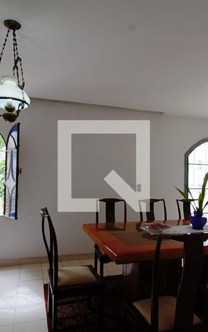 Casa à venda com 263m², 4 quartos e 4 vagas Casa à venda com 263m², 4 quartos e 4 vagasSala de Jantar
