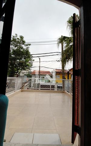 Casa à venda com 263m², 4 quartos e 4 vagas Casa à venda com 263m², 4 quartos e 4 vagasVaranda da Suíte 4
