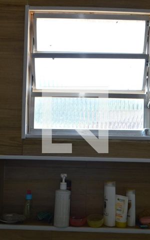 Casa de condomínio à venda com 160m², 2 quartos e sem vagaBanheiro
