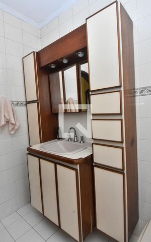 Casa à venda com 312m², 3 quartos e 7 vagas Casa à venda com 312m², 3 quartos e 7 vagasBanheiro Corredor