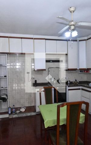 Casa à venda com 312m², 3 quartos e 7 vagas Casa à venda com 312m², 3 quartos e 7 vagasCozinha
