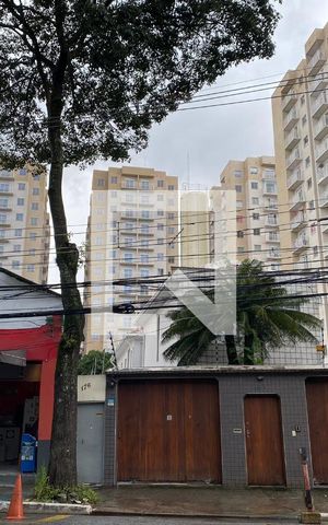 Casa à venda com 930m², 5 quartos e sem vaga Casa à venda com 930m², 5 quartos e sem vagaFachada