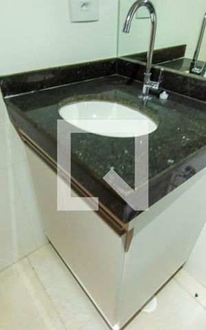 Apartamento para alugar com 45m², 2 quartos e sem vaga Apartamento para alugar com 45m², 2 quartos e sem vagaBanheiro