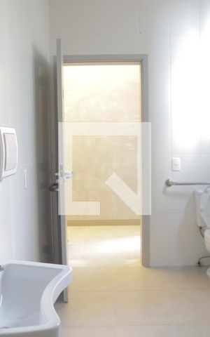 Apartamento para alugar com 37m², 1 quarto e sem vagaÁrea comum - Banheiro