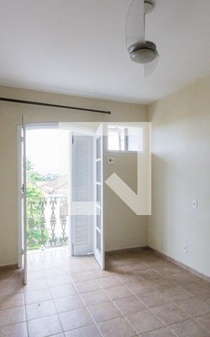 Casa de condomínio à venda com 350m², 4 quartos e 4 vagas Casa de condomínio à venda com 350m², 4 quartos e 4 vagasQuarto 4 - Suíte
