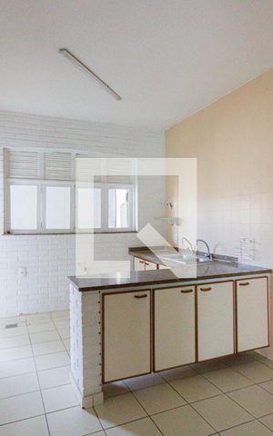 Casa de condomínio à venda com 350m², 4 quartos e 4 vagas Casa de condomínio à venda com 350m², 4 quartos e 4 vagasCozinha