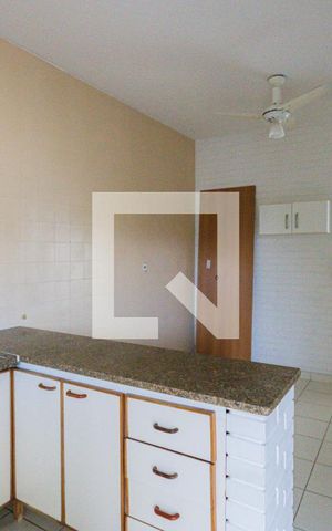 Casa de condomínio à venda com 350m², 4 quartos e 4 vagas Casa de condomínio à venda com 350m², 4 quartos e 4 vagasCozinha