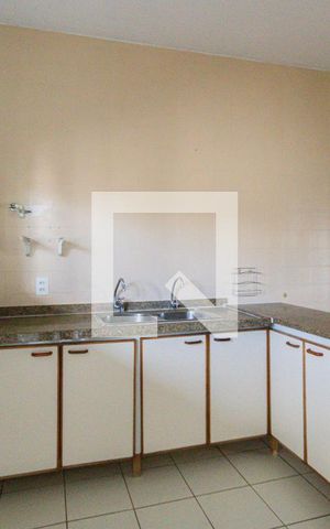 Casa de condomínio à venda com 350m², 4 quartos e 4 vagas Casa de condomínio à venda com 350m², 4 quartos e 4 vagasCozinha