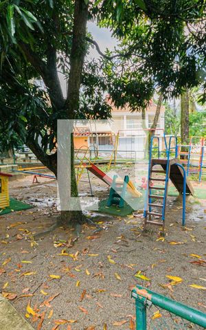 Casa de condomínio à venda com 350m², 4 quartos e 4 vagas Casa de condomínio à venda com 350m², 4 quartos e 4 vagasCondomínio