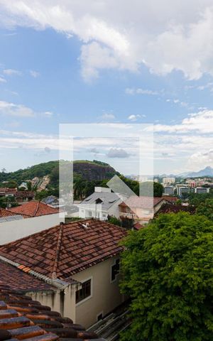 Casa de condomínio à venda com 350m², 4 quartos e 4 vagas Casa de condomínio à venda com 350m², 4 quartos e 4 vagasVista da Varanda do Sótão