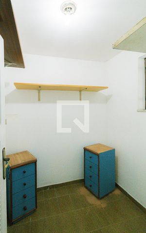 Casa de condomínio à venda com 350m², 4 quartos e 4 vagas Casa de condomínio à venda com 350m², 4 quartos e 4 vagasQuarto de Serviço 2
