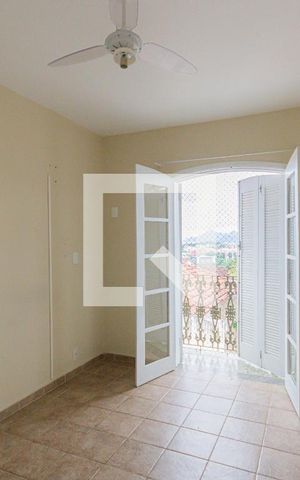 Casa de condomínio à venda com 350m², 4 quartos e 4 vagas Casa de condomínio à venda com 350m², 4 quartos e 4 vagasQuarto 2