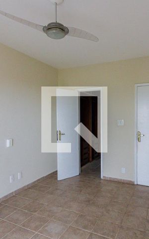 Casa de condomínio à venda com 350m², 4 quartos e 4 vagas Casa de condomínio à venda com 350m², 4 quartos e 4 vagasQuarto 4 - Suíte